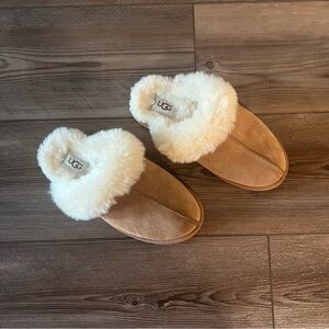 UGG Scuffette Slipper Chesnut Women’s Size 6 Like New